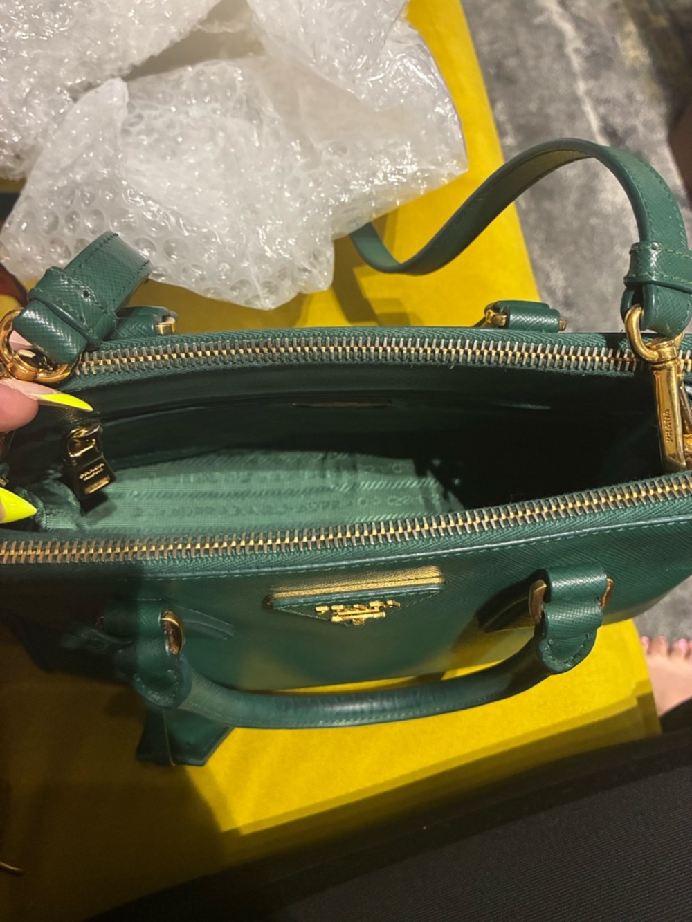 New w/o tags Prada Dark Green Saffiano Leather Satchel with Gold Hardware - Picture 3 of 4